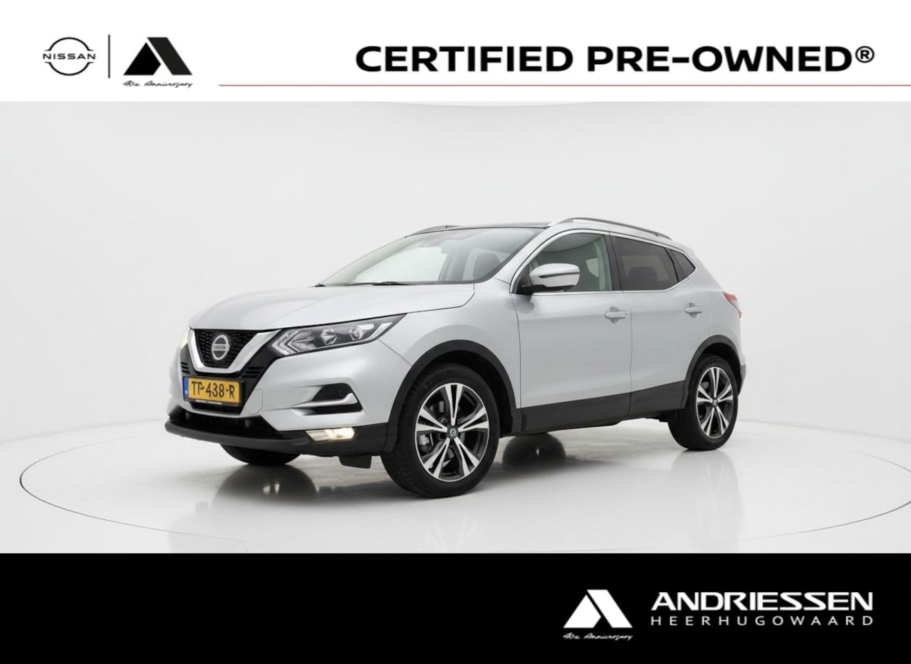 Nissan Qashqai - 1.2 N-Connecta Panoramadak en Trekhaak - AutoWereld.nl