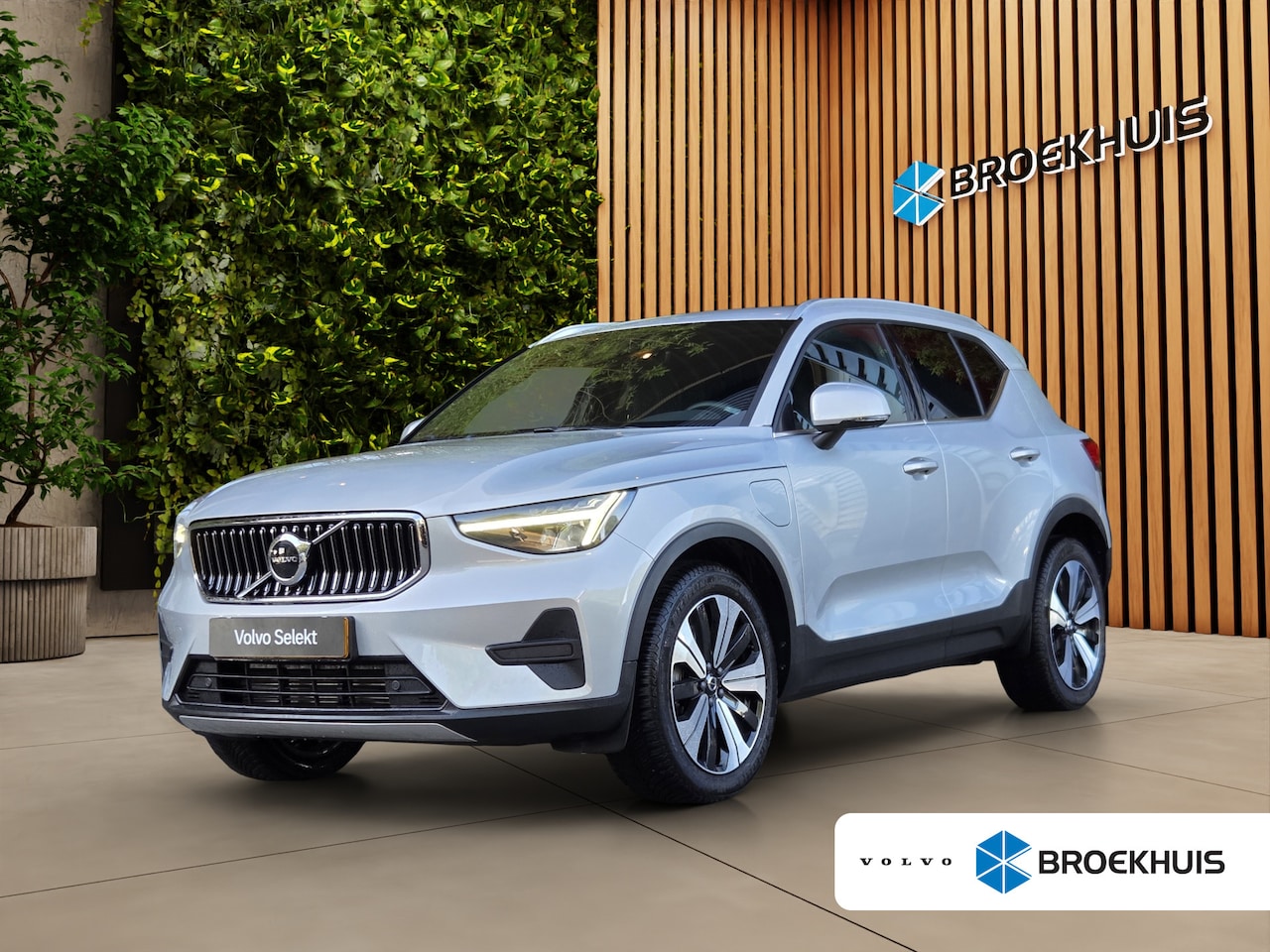 Volvo XC40 - 1.5 T4 Plug-in hybrid Core Bright | Camera | Stuur/stoelverwarming | Keyless - AutoWereld.nl