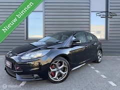 Ford Focus - ST-3 | Stoelverwarming | Leder | 250PK