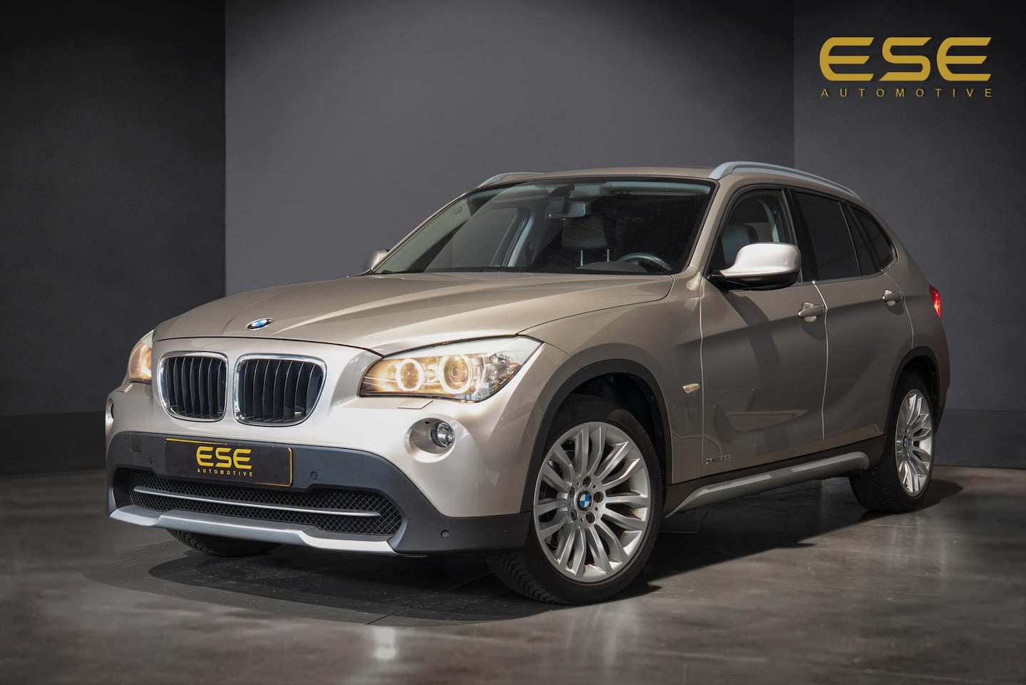 BMW X1 - xDrive20i Business | Navigatie | Pano | Cruise | Airco - AutoWereld.nl