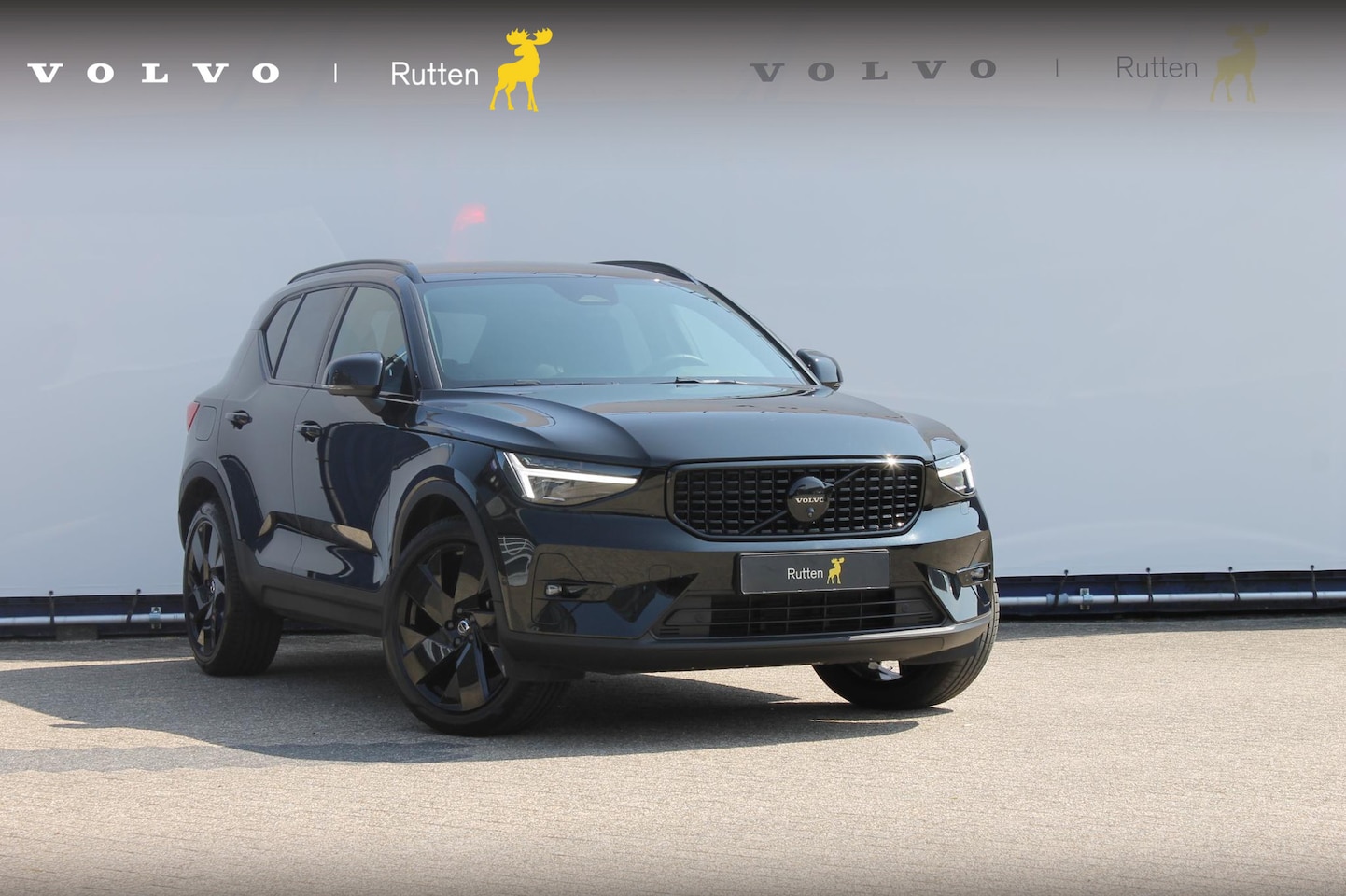 Volvo XC40 - 2.0 177PK Automaat Plus Black Edition 20" lichtmetalen velgen / Google infotainment / Stoe - AutoWereld.nl