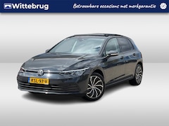 Volkswagen Golf - 1.5 eTSI 130PK DSG Life / Panoramadak / Trekhaak / Digital Cockpit Pro / App Connect / 17'
