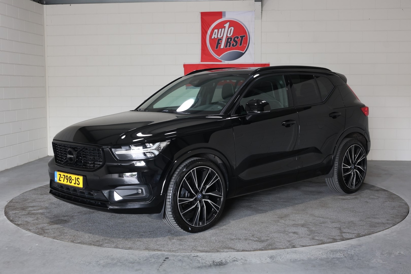 Volvo XC40 - 2.0 T5 AWD R-Design Dark, Intro Edition, 247Pk, Onderscheidend, Full options Alles in de k - AutoWereld.nl
