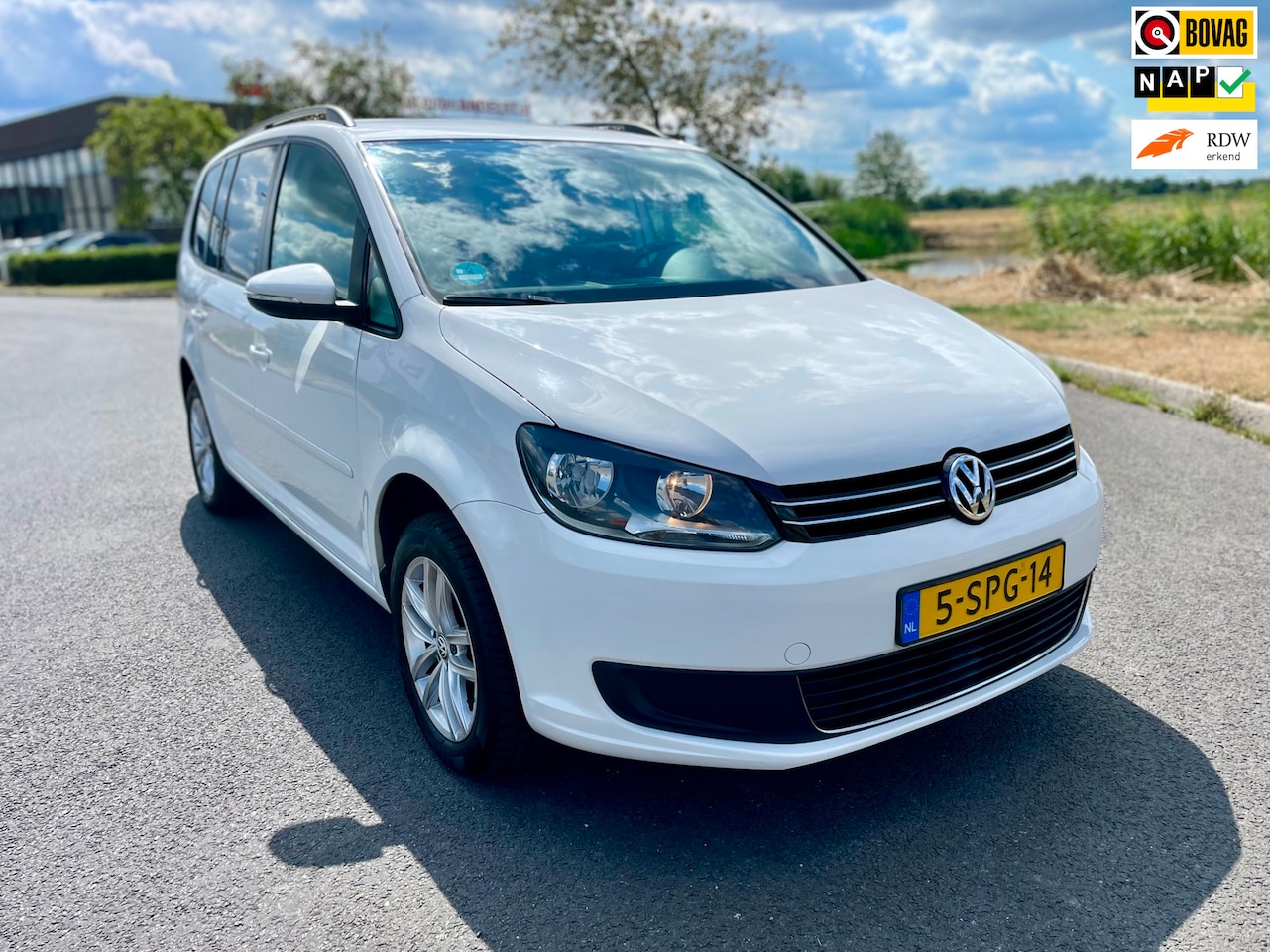 Volkswagen Touran - 1.4 TSI Comfortline 1.4 TSI Comfortline, Aut, CarPlay, Cruise/Climate control, Elektr ramen, Lmv, Geen import, - AutoWereld.nl