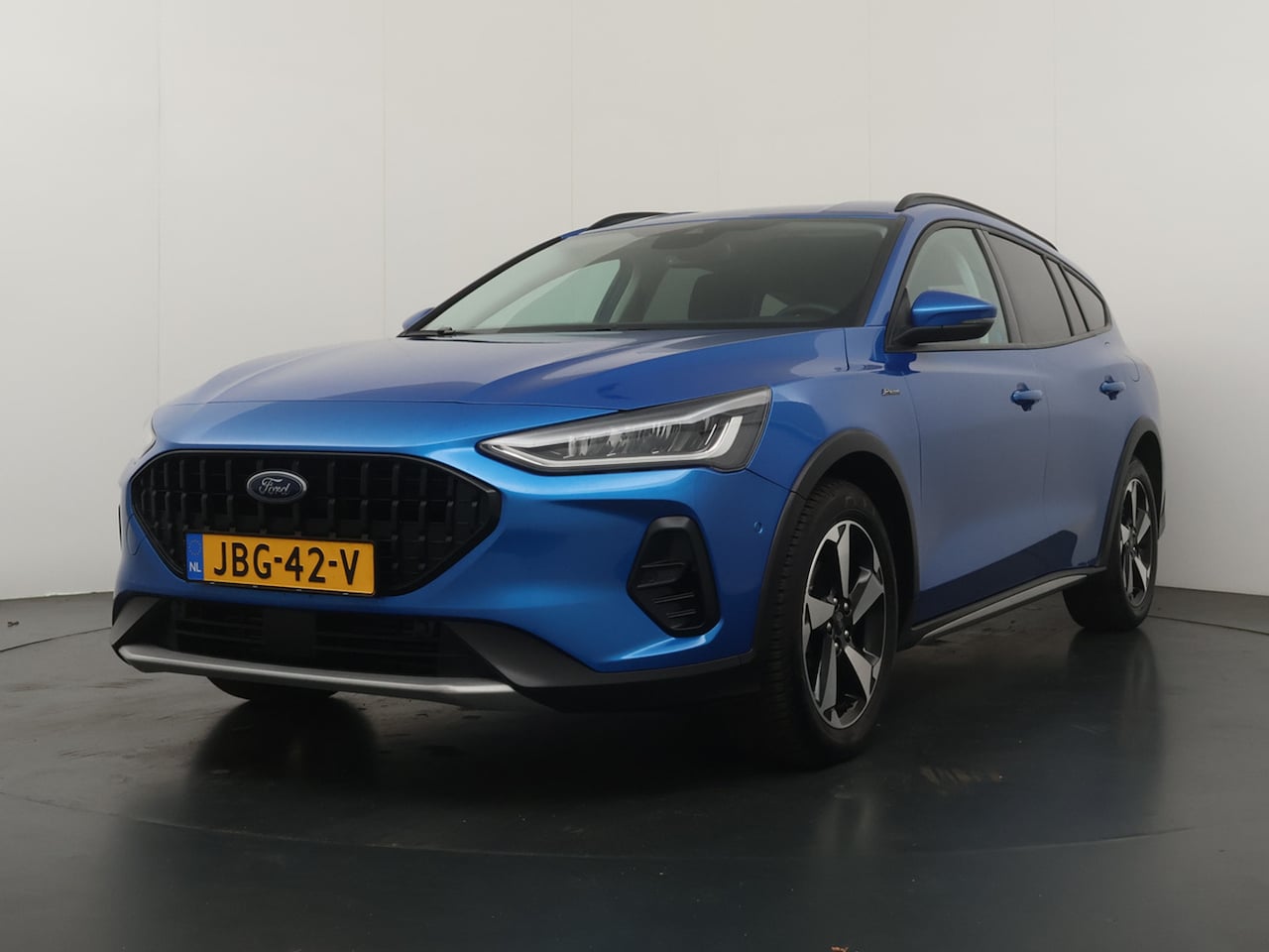 Ford Focus Wagon - 1.0 EcoBoost Hybrid Active X - Trekhaak - All-Season banden - Camera - AppleCarplay - Andr - AutoWereld.nl