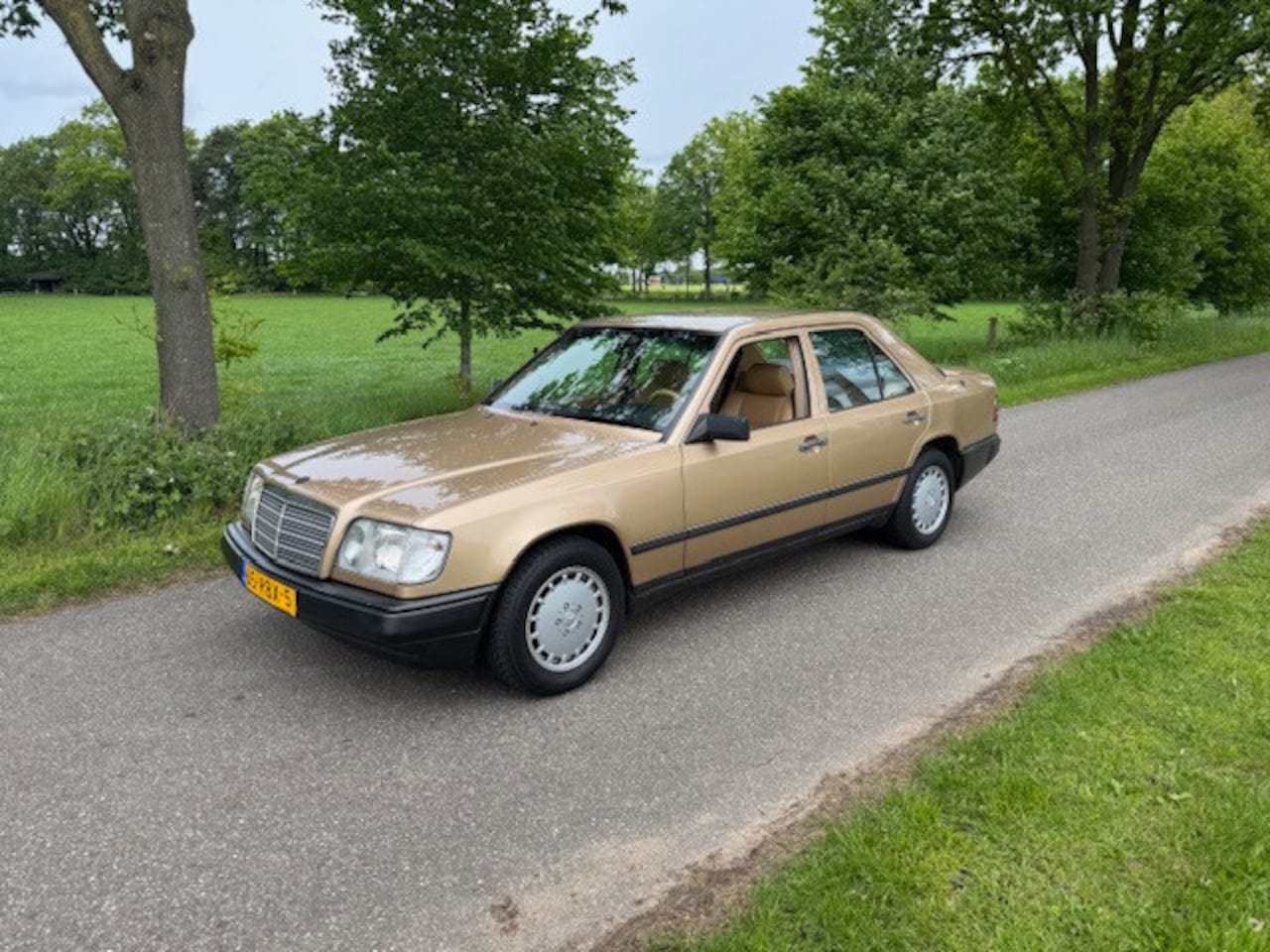 Mercedes-Benz 200-500 (W124) - 300E Automaat Belastingvrij - AutoWereld.nl