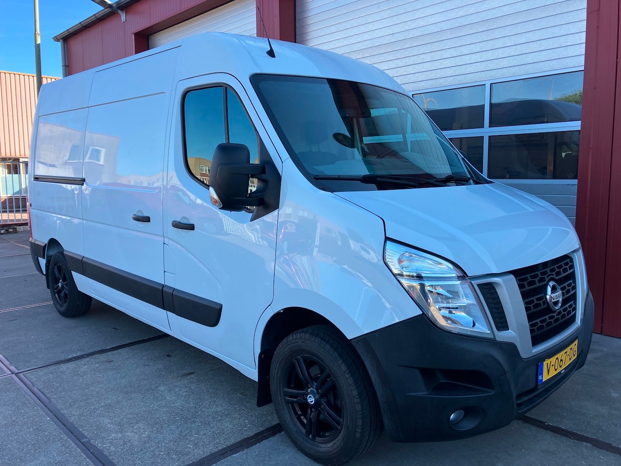 Nissan NV400 - 2.3 dCi L2H2 Optima S/S 2.3 dCi L2H2 Optima S/S (Master) - AutoWereld.nl