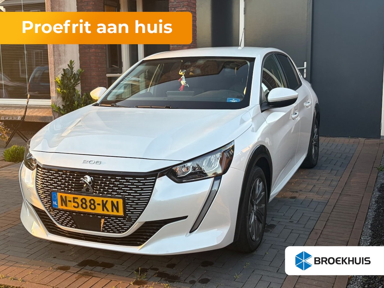 Peugeot e-208 - Stoelverwarming | Clima | Cruise | Lichtmetaal | Carplay | Leder/Stof | Parkeersensoren | - AutoWereld.nl
