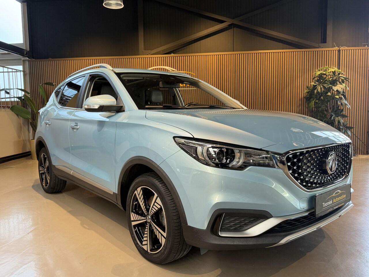 MG MG ZS EV - Luxury 45 kWh AUTOMAAT | CRUISE/CLIMATE CONTROL | NAVIGATIE - AutoWereld.nl
