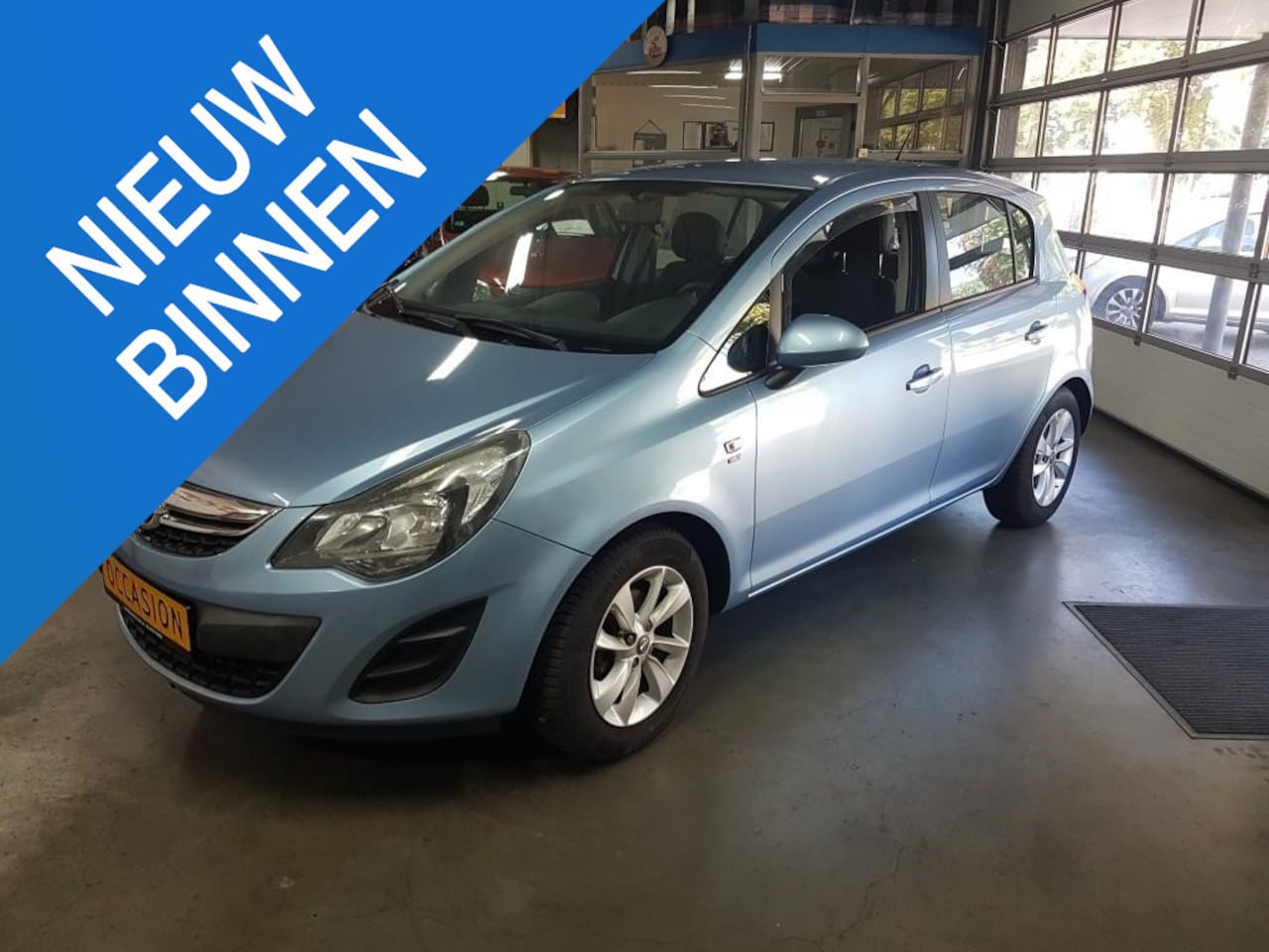 Opel Corsa - 1400i 5 DEURS AIRCO Half leer interieur - AutoWereld.nl