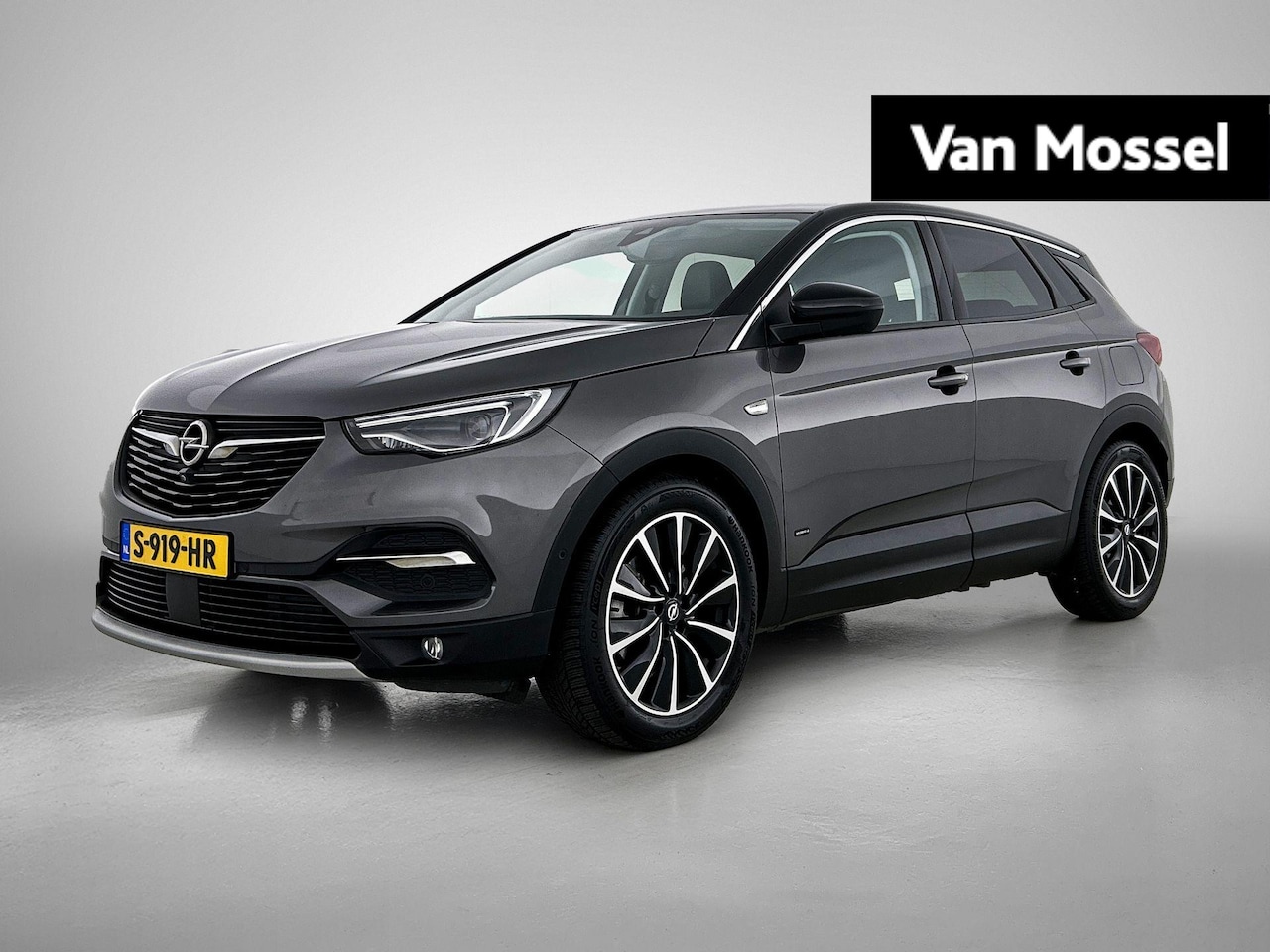 Opel Grandland X - 1.6 Turbo Hybrid4 Ultimate Leder - A-Camera - stoelverwarming/koeling All season banden - AutoWereld.nl