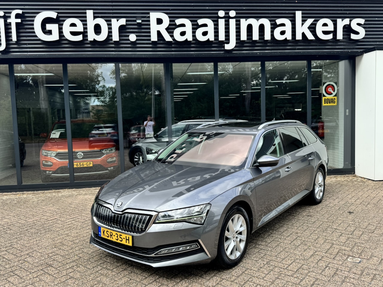 Skoda Superb Combi - 1.4 TSI iV Business Edition Plus*Navigatie*Panoramadak*Stoelverwarming* - AutoWereld.nl