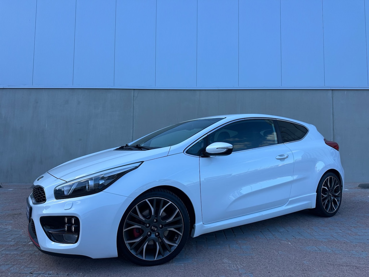 Kia Pro cee'd - 1.6 GT Climate C, Cruise C, Camera, Navigatie!!!! - AutoWereld.nl