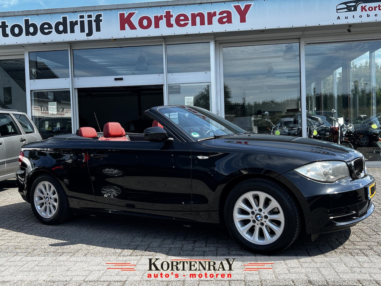 BMW 1-serie Cabrio - 118i High Executive 118i High Executive ,nieuwstaat, en slechts 111348 km gereden - AutoWereld.nl