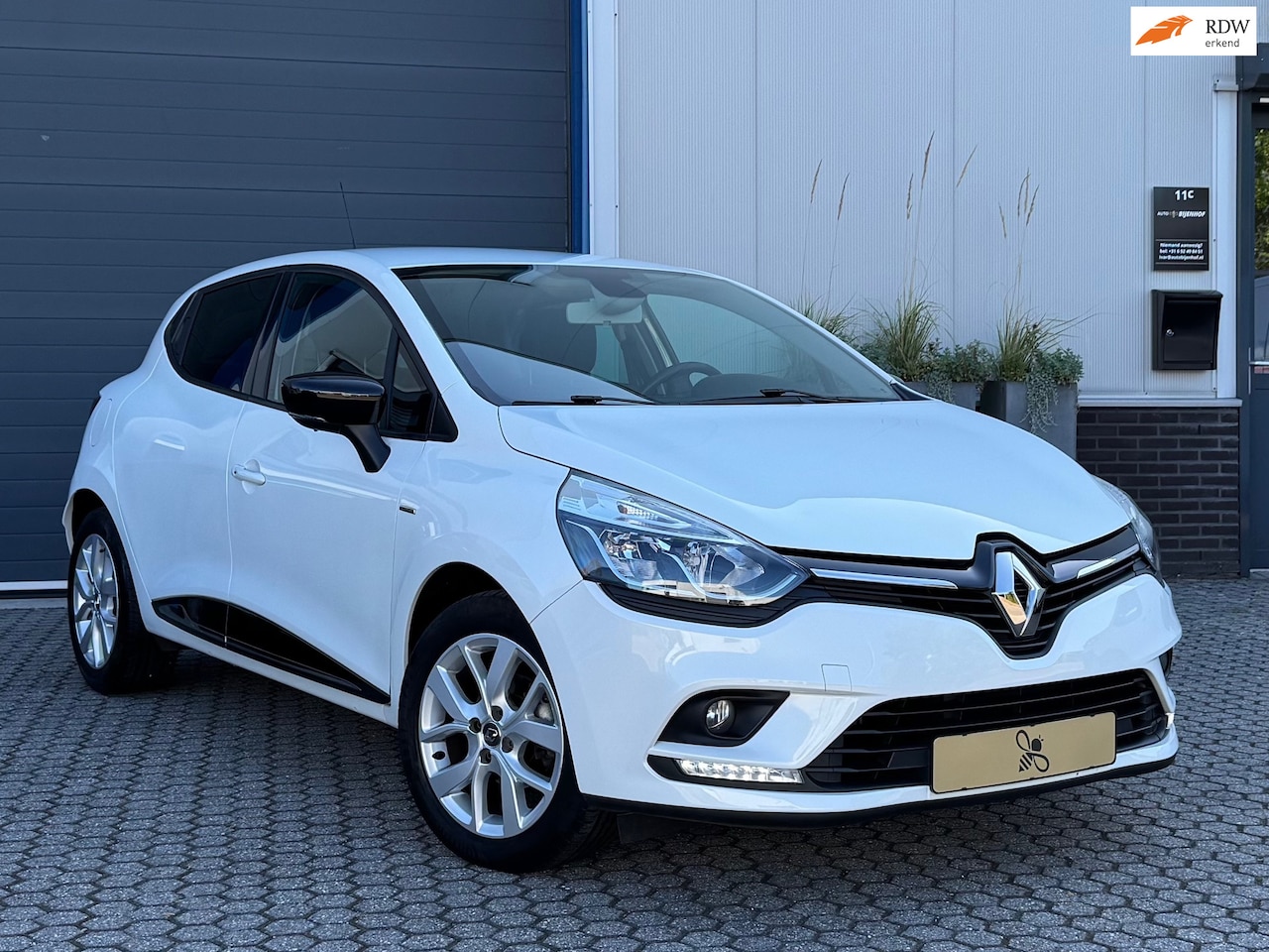 Renault Clio - 0.9 TCe Limited | Cruise | Clima | Stoelverwarming | Navigatie | Bluetooth - AutoWereld.nl
