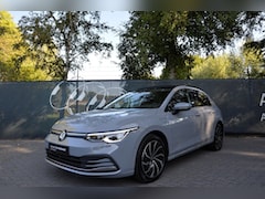 Volkswagen Golf - 1.4 eHybrid |Zeer compleet|Panoramadak|Adaptive Cruise|Standkachel|Ambiance verl.|