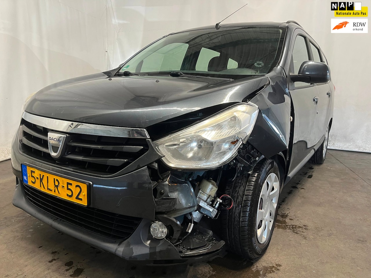 Dacia Lodgy - 1.2 TCe Lauréate 7p.- Frontschade - AutoWereld.nl