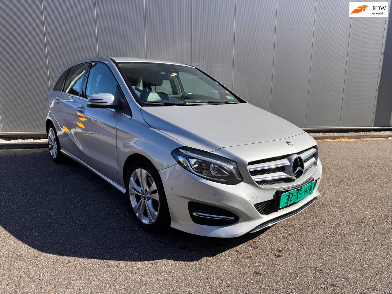 Mercedes-Benz B-klasse - 180 Ambition navi clim half leder 17 inch enz - AutoWereld.nl