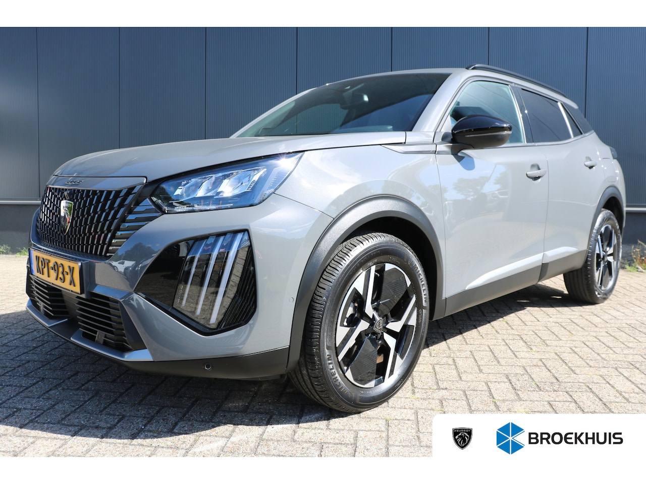 Peugeot 2008 - 1.2 Hybrid 136 Allure | Navi | Keyless entry | Camera V+A | LMV | Ad. Cruise control | DAB - AutoWereld.nl