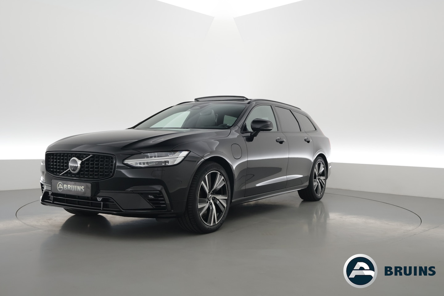 Volvo V90 - 2.0 T6 Plug-in hybrid AWD Ultimate Dark | Long Range | Pano | 360 camera | Blis | ACC | H& - AutoWereld.nl