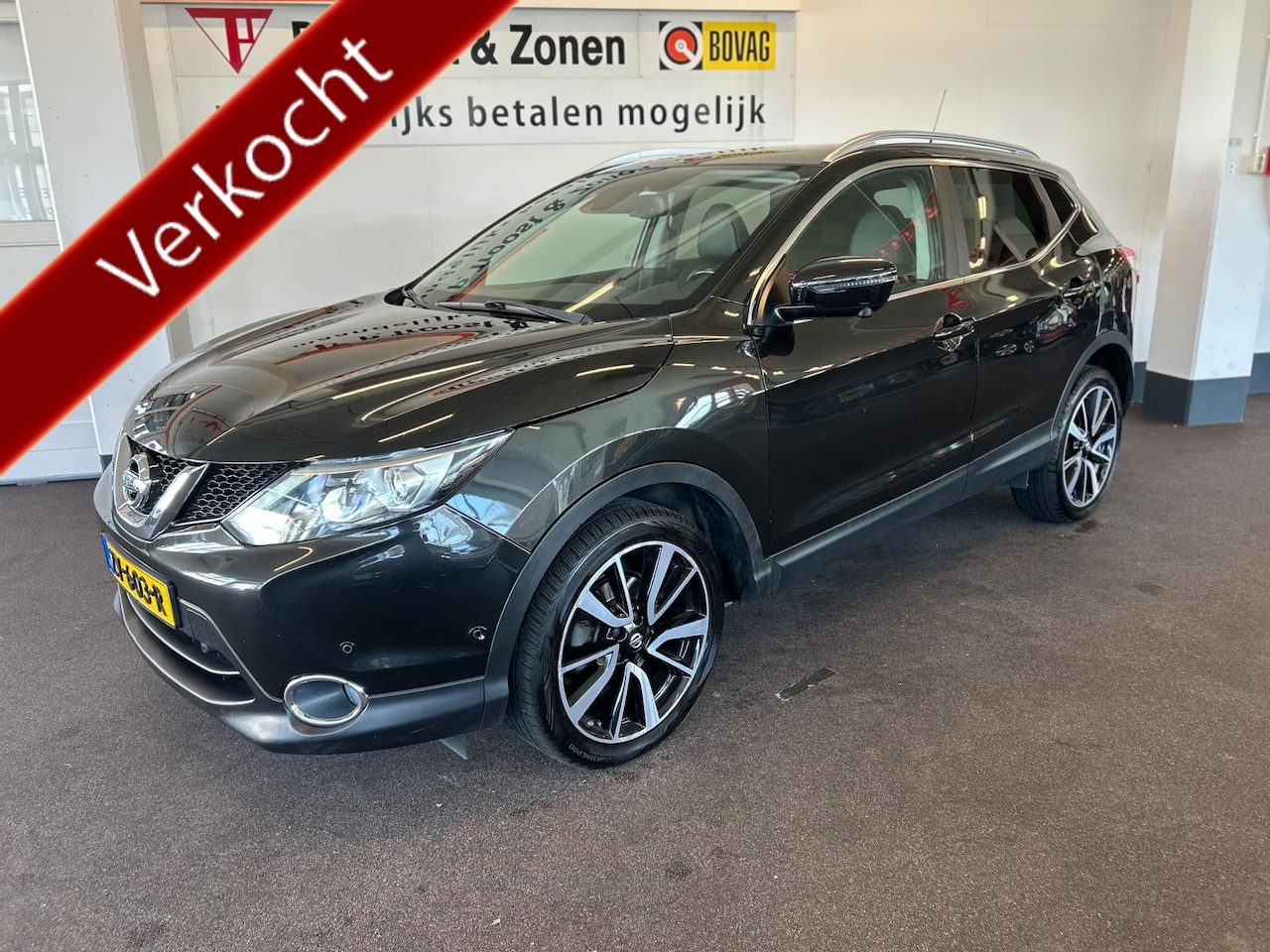 Nissan Qashqai - 1.2 Tekna Automaat | Panoramadak | Lederen bekleding | Trekhaak | 360 Camera | Keyless ent - AutoWereld.nl