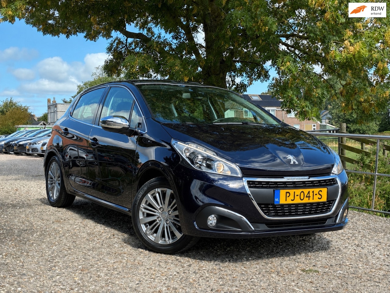 Peugeot 208 - 1.2 PureTech Allure | Pano + Cruise + Clima + Navi Nu € 7.975,-!!! - AutoWereld.nl