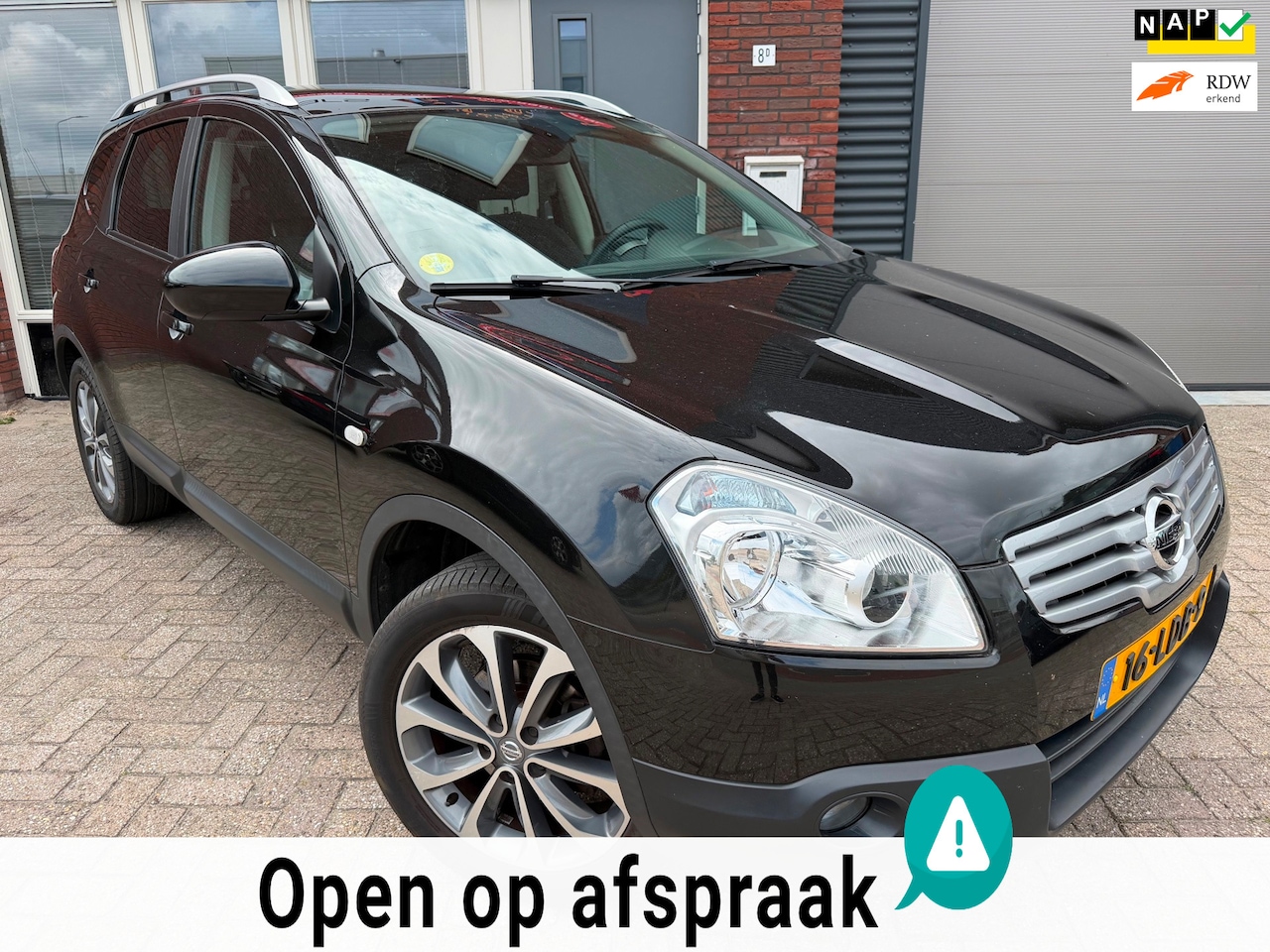 Nissan Qashqai - 1.6 Optima / Pano / Navi / Camera / PDC / Clima / NAP - AutoWereld.nl