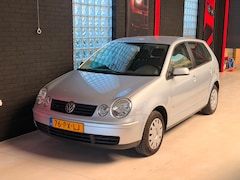Volkswagen Polo - 1.4-16V Athene|5DRS|AIRCO|CRUISE|NAP|TREKHAAK