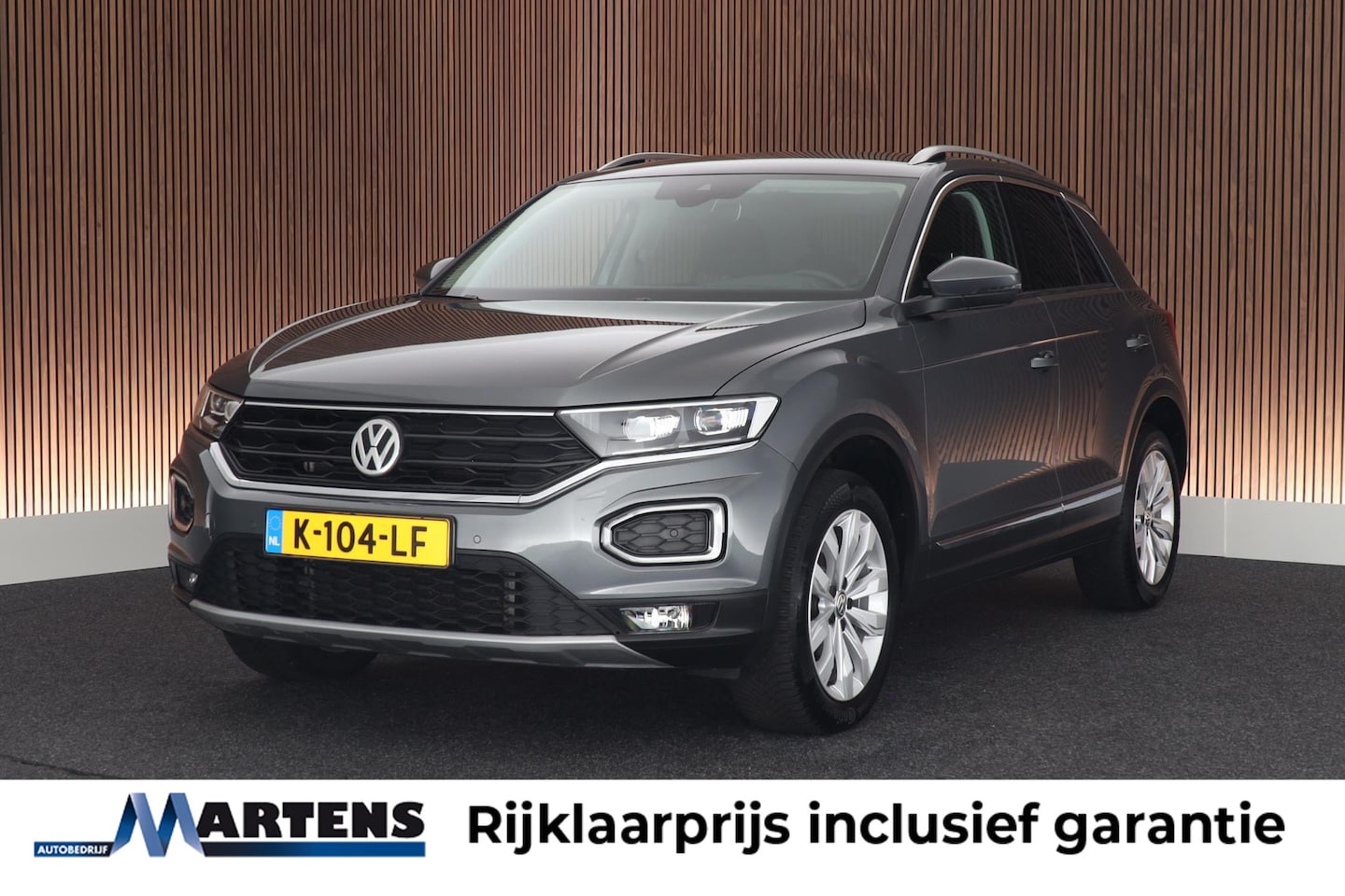 Volkswagen T-Roc - 1.5 TSI 150pk DSG Style Trekhaak Virtual cockpit Adaptive cruise Stoelverwaming PDC - AutoWereld.nl