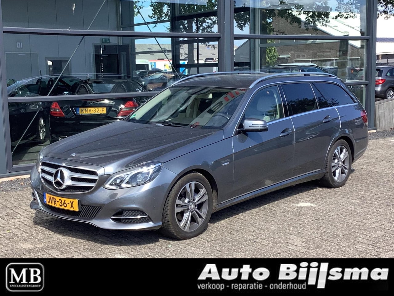 Mercedes-Benz E-klasse Estate - 200 BlueTEC Ambition Avantgarde 200 BlueTEC Ambition Avantgarde, lichte schade rechts - AutoWereld.nl