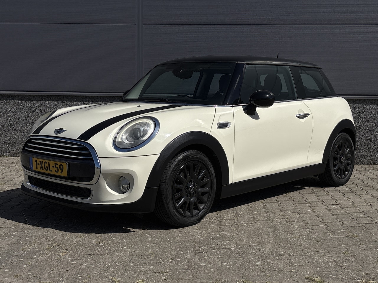 MINI 3-Deurs - 1.5 Cooper First Born Edition - Cruise Control - Keyless - Navigatie - - AutoWereld.nl