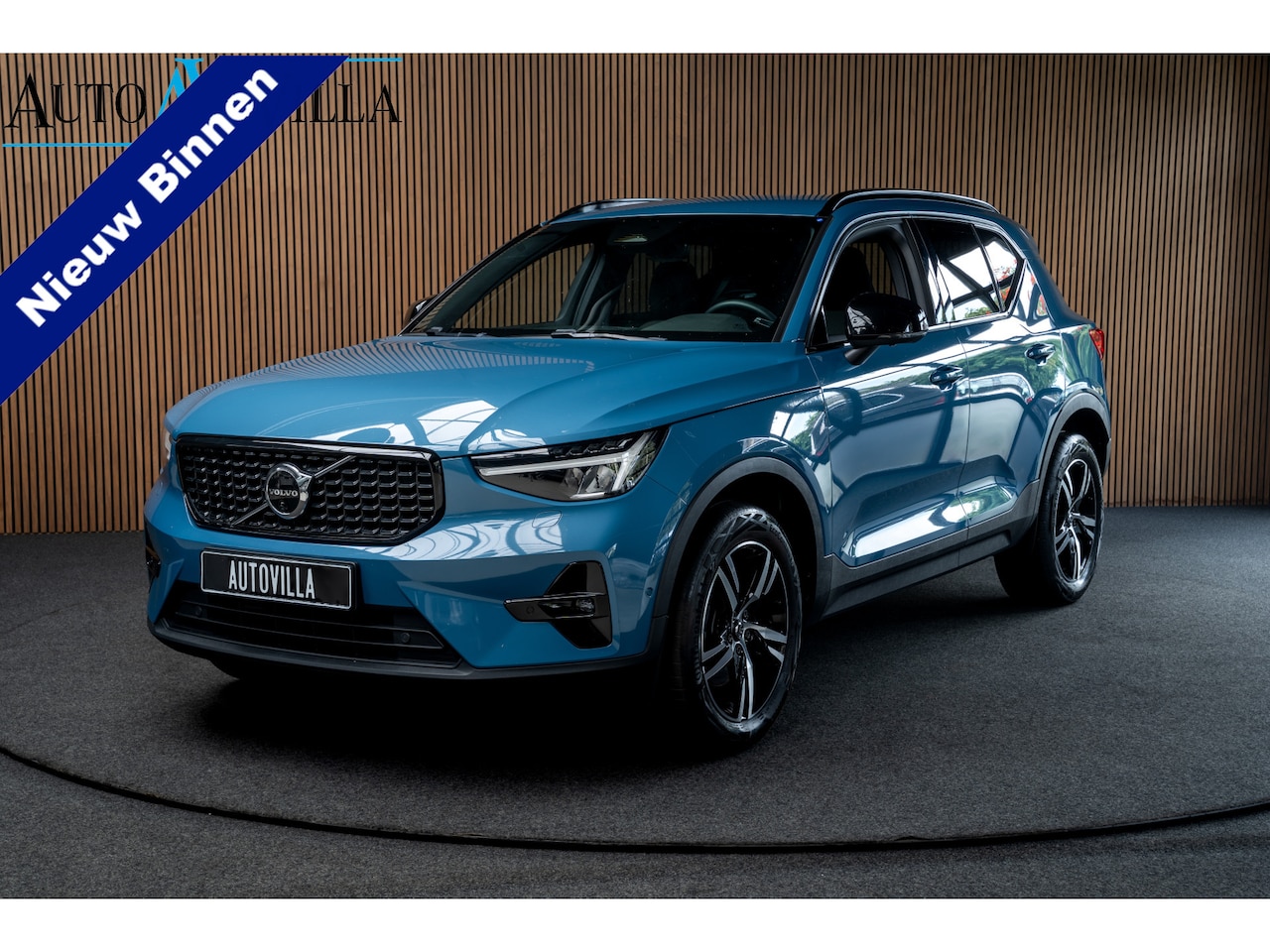 Volvo XC40 - 1.5 T3 R-Design Navi ACC 360° Elektr. trekhaak Standkachel Park Assist Pilot Zwarte binnen - AutoWereld.nl