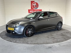 Alfa Romeo Giulietta - 1.4 T Exclusive, Bose, Clima, Cruise, Leder, Navi, 18 inch, Blue tooth, Parkeersensoren, P