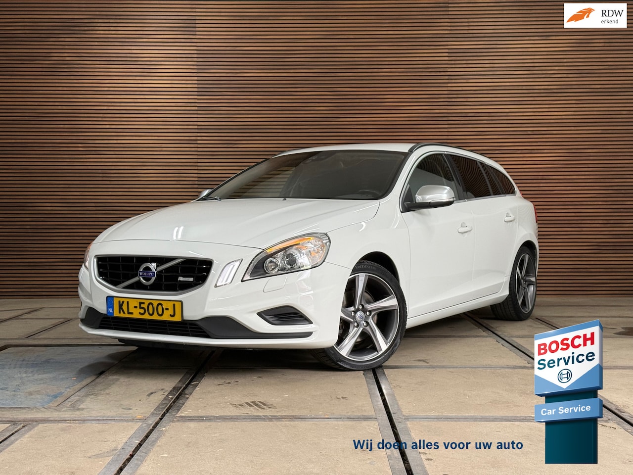 Volvo V60 - 1.6 T4 R-Design | Navi | Trekhaak | 180PK | Winter Pack | High Performance Audio | Leder/A - AutoWereld.nl