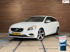 Volvo V60 - 1.6 T4 R-Design | Navi | Trekhaak | 180PK | Winter Pack | High Performance Audio | Leder/A