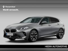 BMW 1-serie - 120 M-Sport | 19 inch | Camera | Extra getint glas achter |