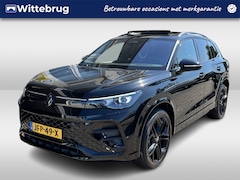 Volkswagen Tiguan - 1.5 eHybrid 2x R-Line / FABRIEKSGARANTIE TM 9-2029/ 272 PK/ PANO/ TREKHAAK/ 360 CAMERA/ HA