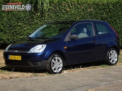 Ford Fiesta - 1.25 Celebration met Bluetooth en Trekhaak
