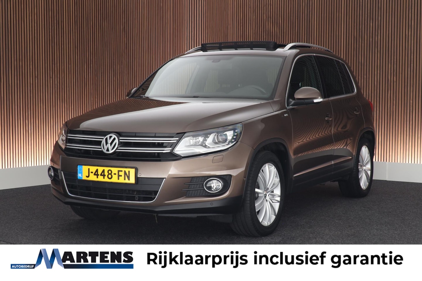 Volkswagen Tiguan - 1.4 TSI 160pk DSG Sport&Style Panoramadak Xenon Stoelverwarming Trekhaak - AutoWereld.nl
