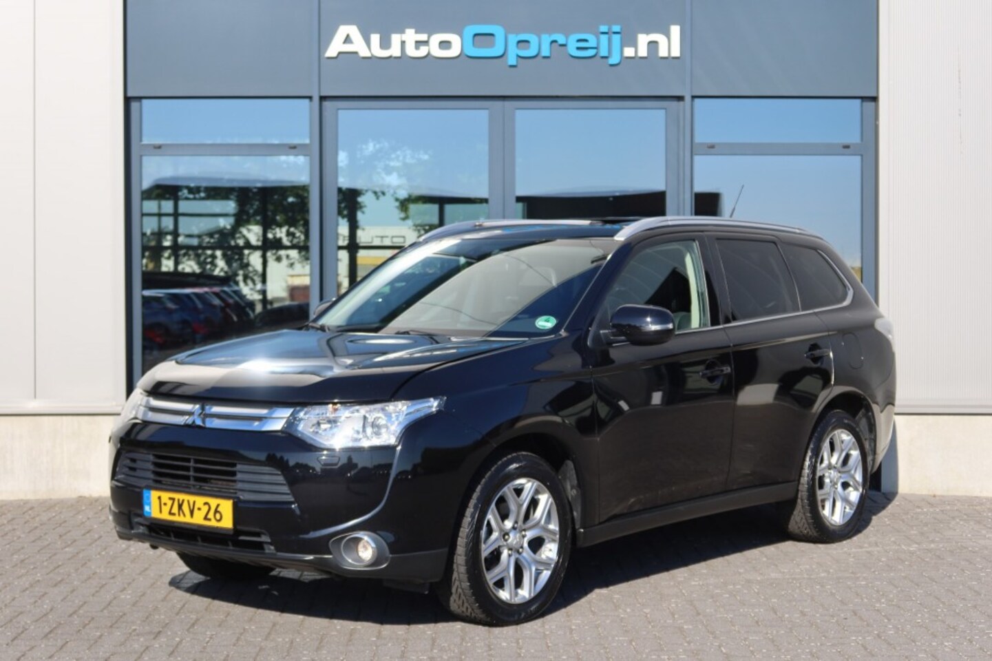 Mitsubishi Outlander - 2.0 Instyle AUTOMAAT 7 Personen Clima, NAVI, Camera, Leder, Schuifdak, Cruise - AutoWereld.nl