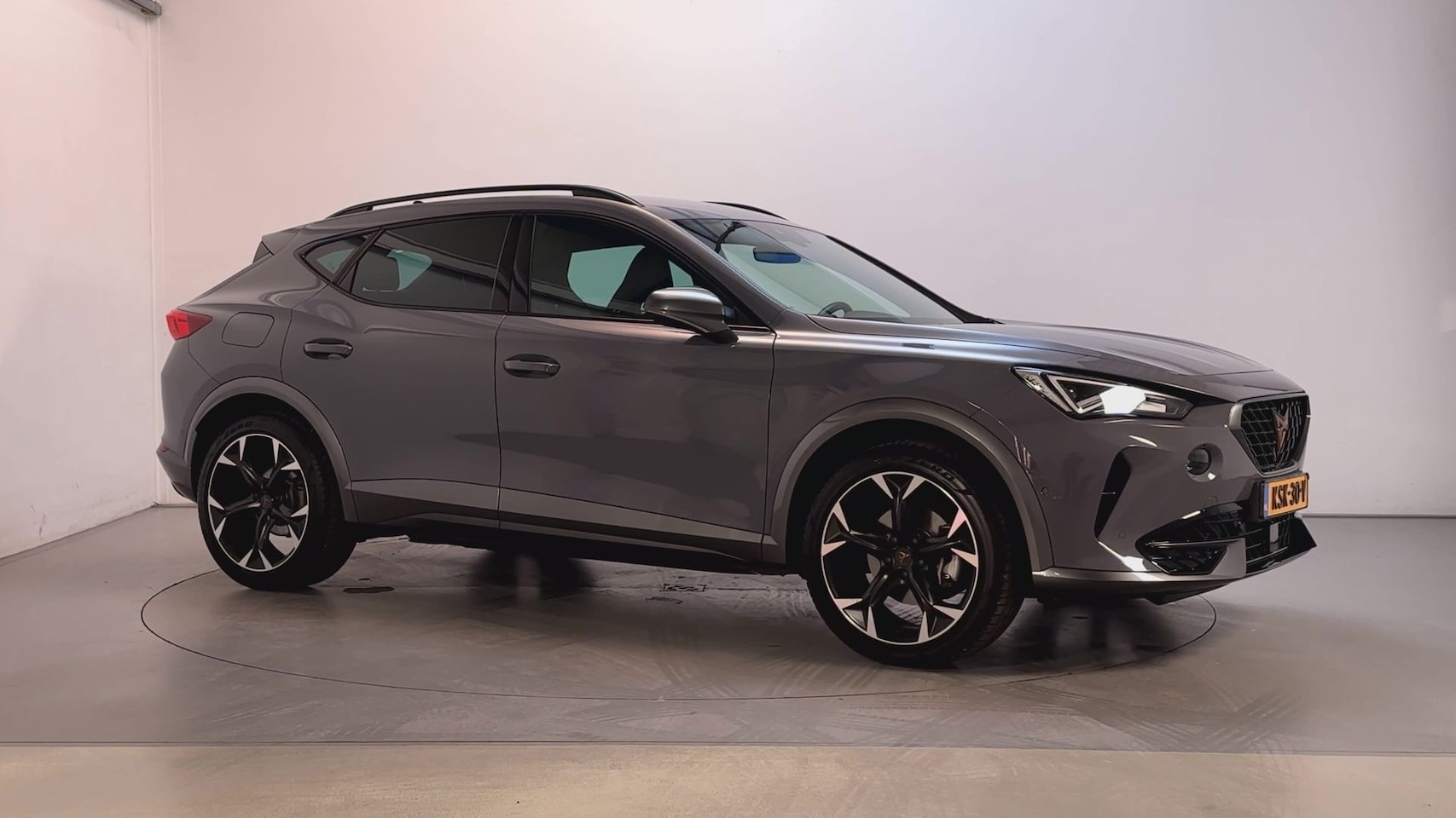 CUPRA Formentor - 1.4 e-Hybrid Business Leder Stoelverwarming Camera Sfeerverlichting - AutoWereld.nl