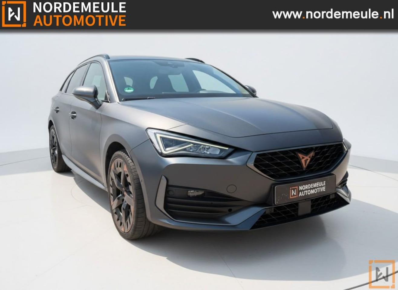 CUPRA Leon Sportstourer - 1.4 E-HYB  VZ COPPER EDITION. ACC, MEMORY, PANO - AutoWereld.nl