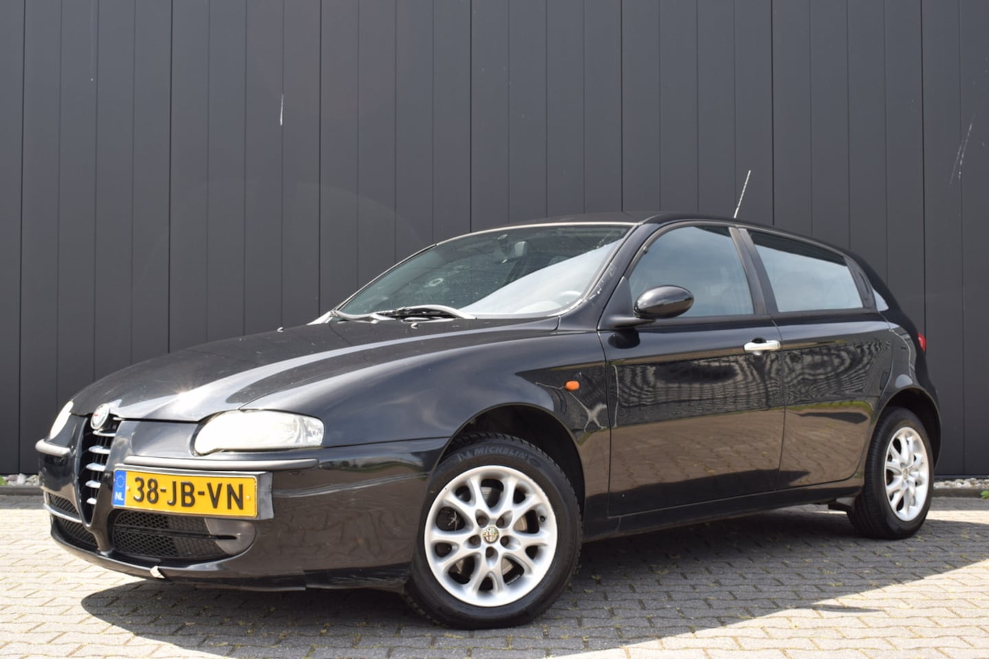 Alfa Romeo 147 - 1.6 T.Spark Progression ECC | Velours | Kenwood Audio | 15 Inch LMV - AutoWereld.nl