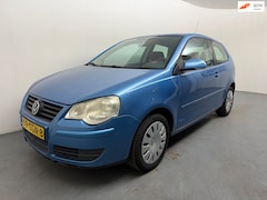 Volkswagen Polo - 1.4-16V Comfortline # Airco # Groot scherm # 4 nw banden # Nap