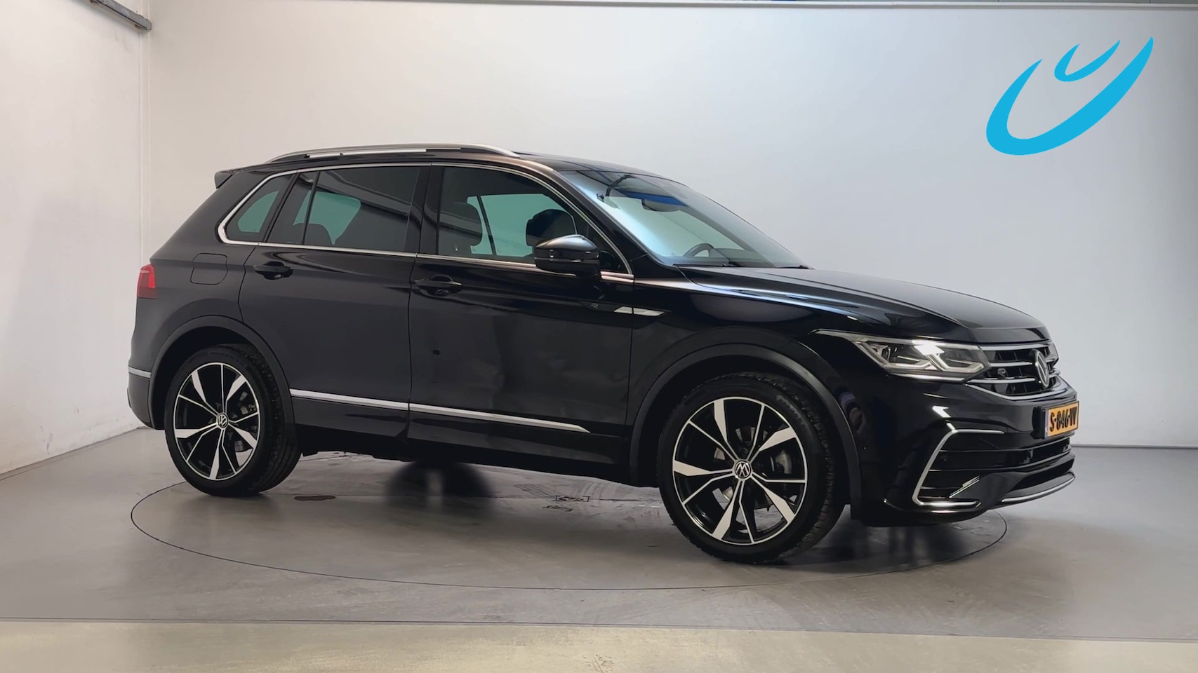 Volkswagen Tiguan - 1.5 TSI 150pk DSG R-Line Business Panoramadak Camera Virtual Cockpit Stoelverwarming - AutoWereld.nl