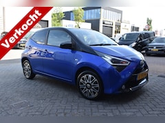 Toyota Aygo - 1.0 VVT-i x-clusiv Airco Parkeer camera Cruise control 2-tone