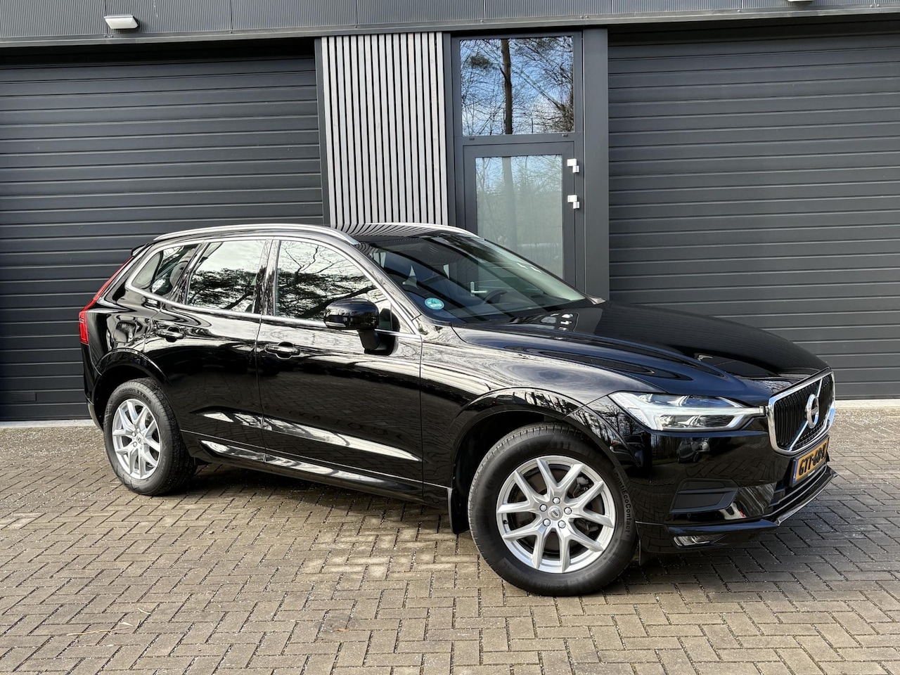 Volvo XC60 - 2.0 B5 Momentum Pro 2.0 B5 Momentum Pro - AutoWereld.nl