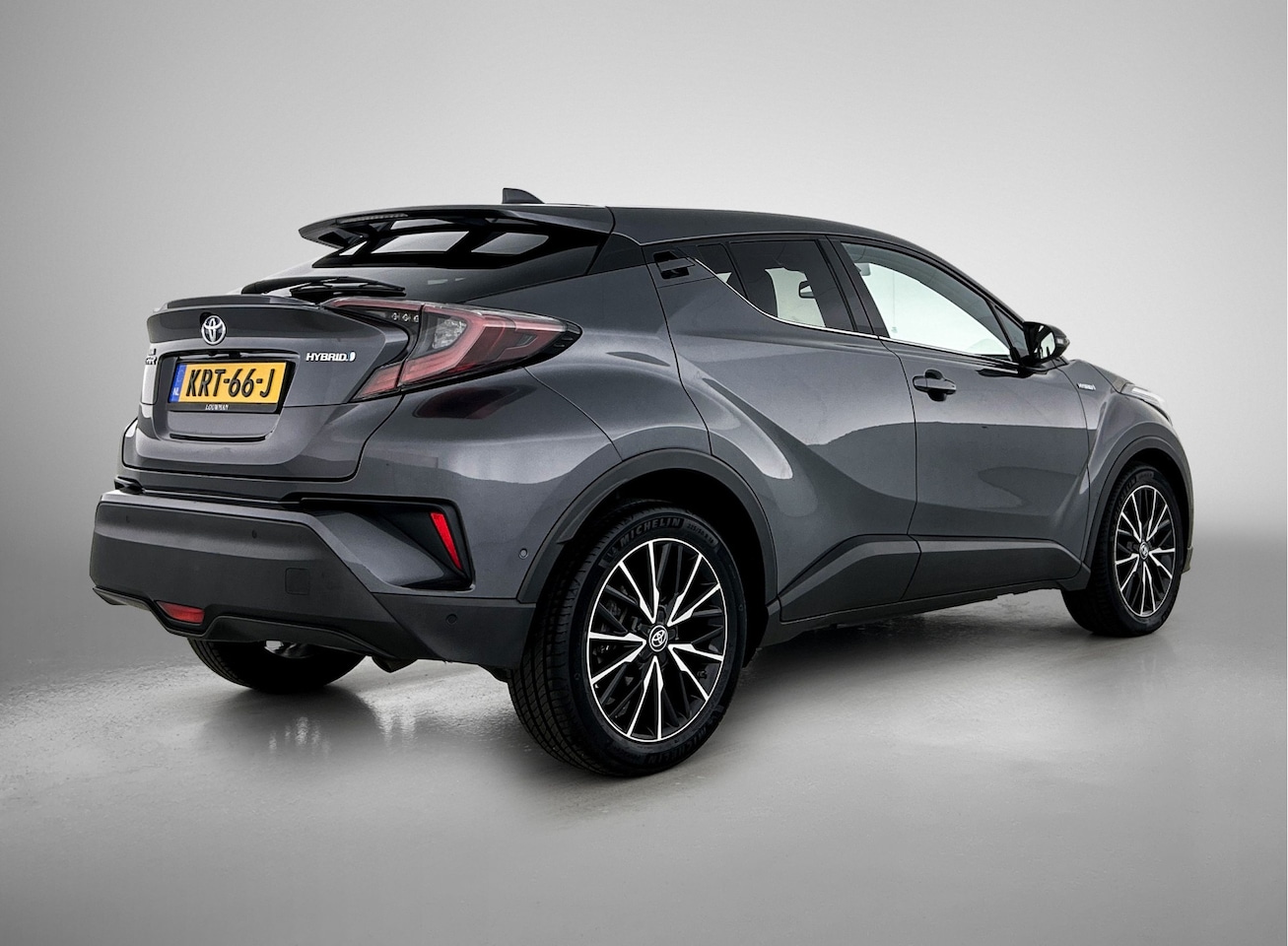 Toyota C-HR - 1.8 Hybrid Executive Premium Pack | Dodehoek Detectie | Stoel+stuurverwarming | Parkeersen - AutoWereld.nl