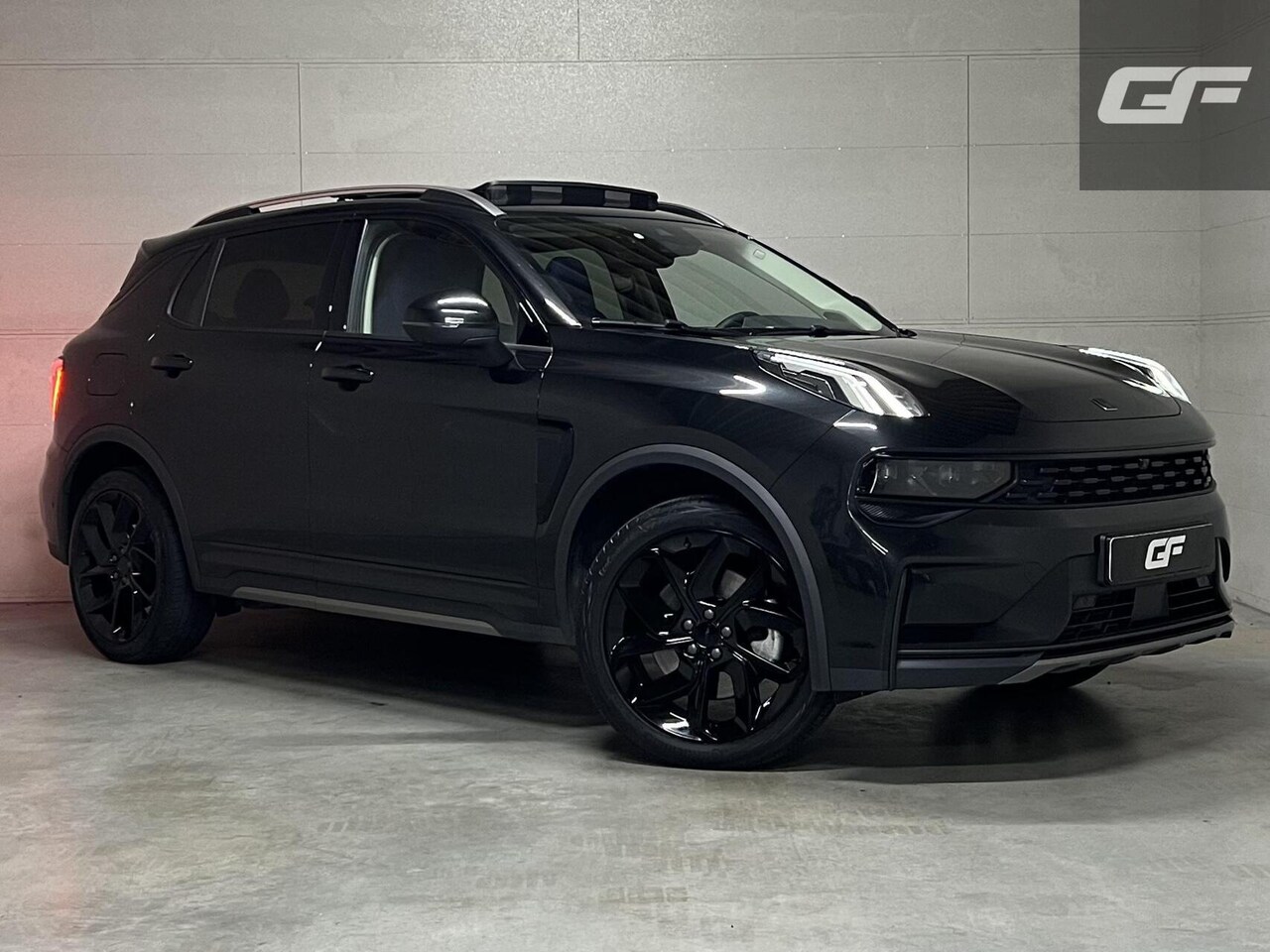 Lynk & Co 01 - 1.5 Plug-in Black Edition Sfeerver. CarPlay 360° - AutoWereld.nl