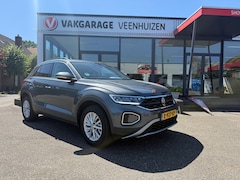 Volkswagen T-Roc - 1.5 TSI Life Business|trekhaak|4 seizoenen banden
